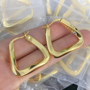 Celine Earring NO:Y172468 Material:copper+18k gold