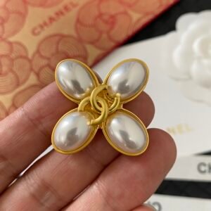 Chanel Brooch NO:C192-XZ Material:copper