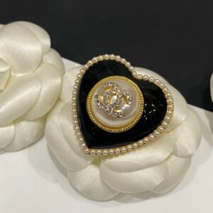 Chanel Brooch NO:C272-XZ balck Material:copper